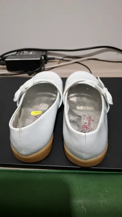 Zapatos blancos con lazo - miniatura 4