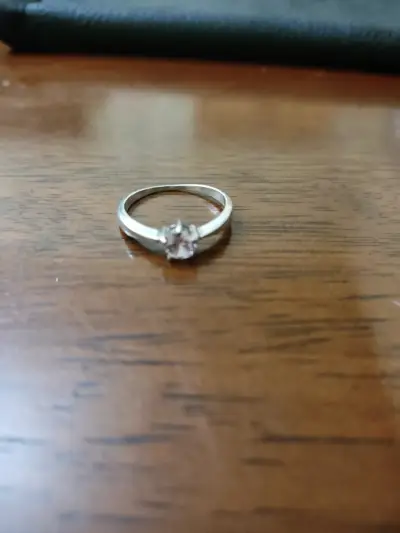 Anillo de plata con piedra rosa - miniatura 1
