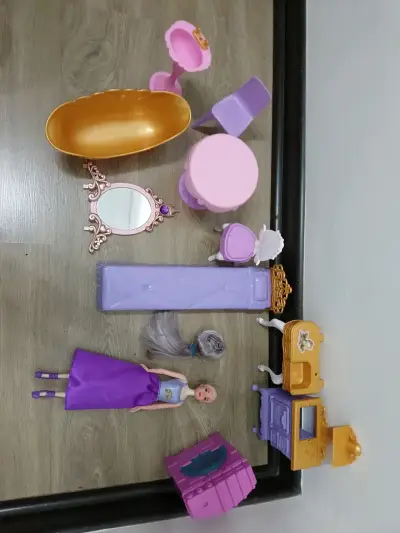 Set muñeca y muebles juguete - miniatura 3