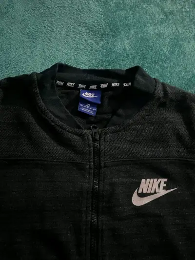 Chaqueta deportiva Nike negra - miniatura 2