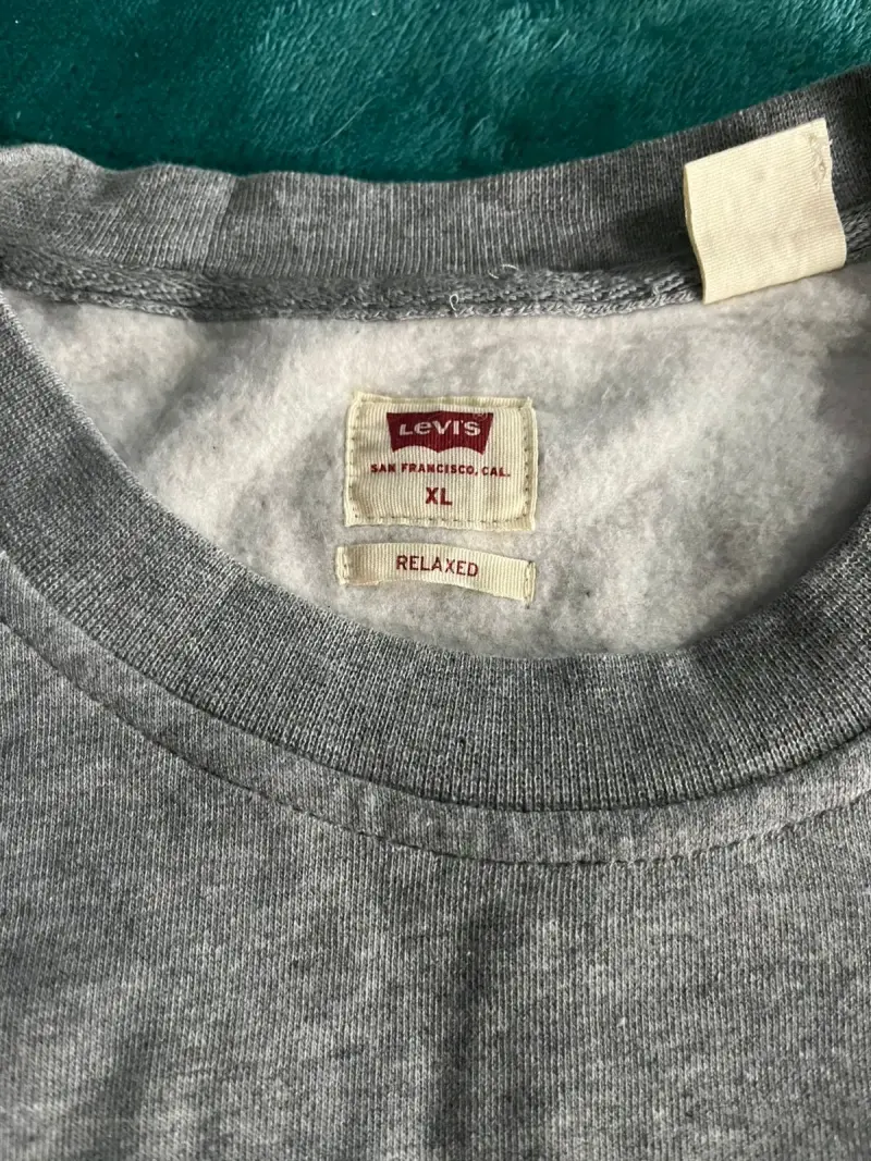 Polerón gris Levi's unisex - 2