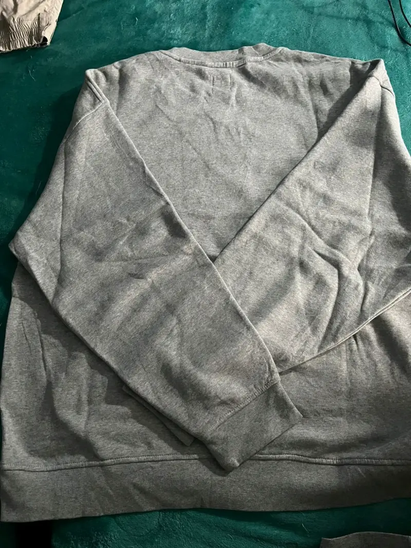 Polerón gris Levi's unisex - 3