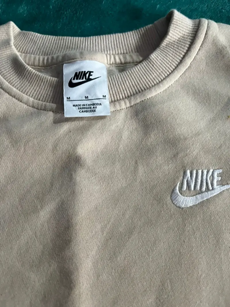 Polerón beige Nike mujer - 2