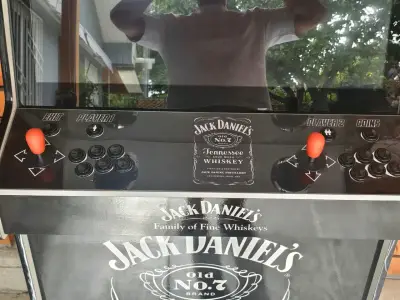Máquina de arcade Jack Daniel's - miniatura 1