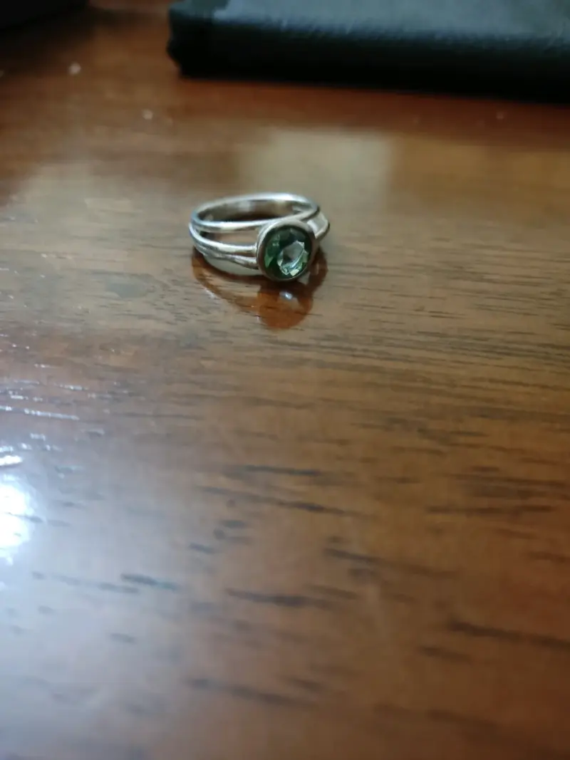 Anillo de plata 925 con piedra verde - 1