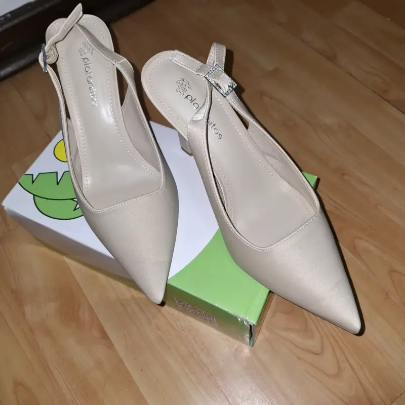 Zapatos beige de taco bajo - 1