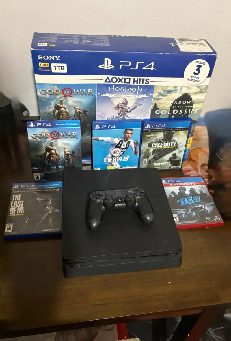 Consola PS4 con juegos incluidos - 1