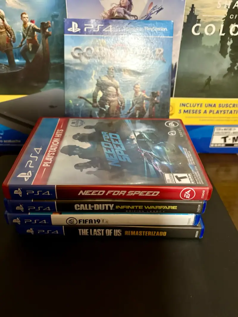 Consola PS4 con juegos incluidos - 2