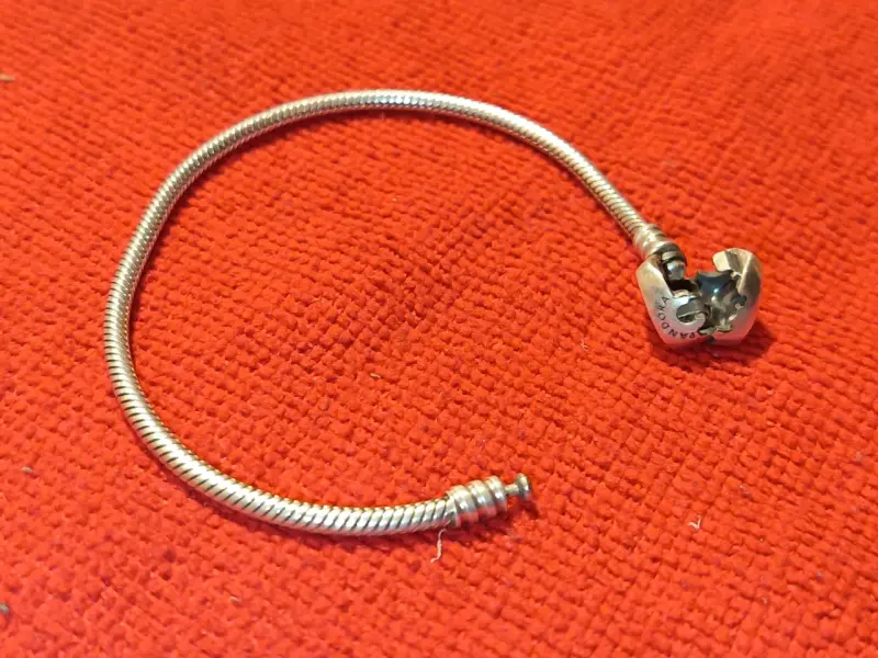 Pulsera de cadena con dije corazón - 2