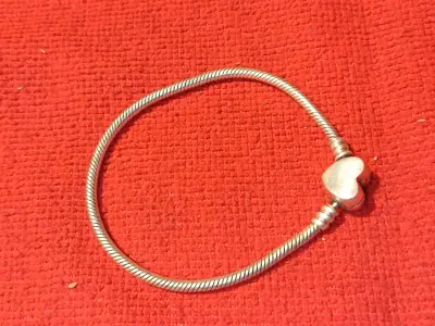 Pulsera de cadena con dije corazón - miniatura 3