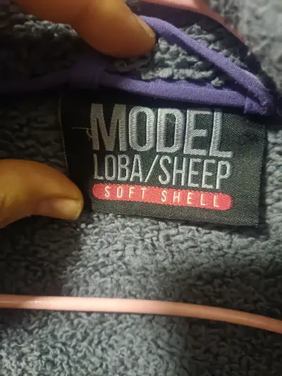 Chaqueta lila de soft shell con gorro talla L - miniatura 3