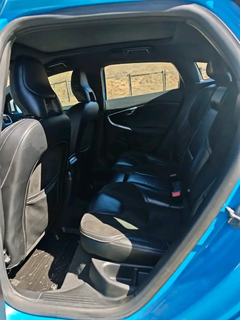 Volvo V40 R Design 2015 1.6 Turbo - 4