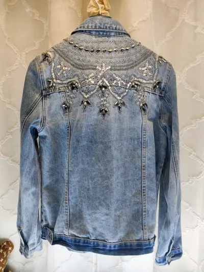 Chaqueta de mezclilla con bordado - miniatura 1