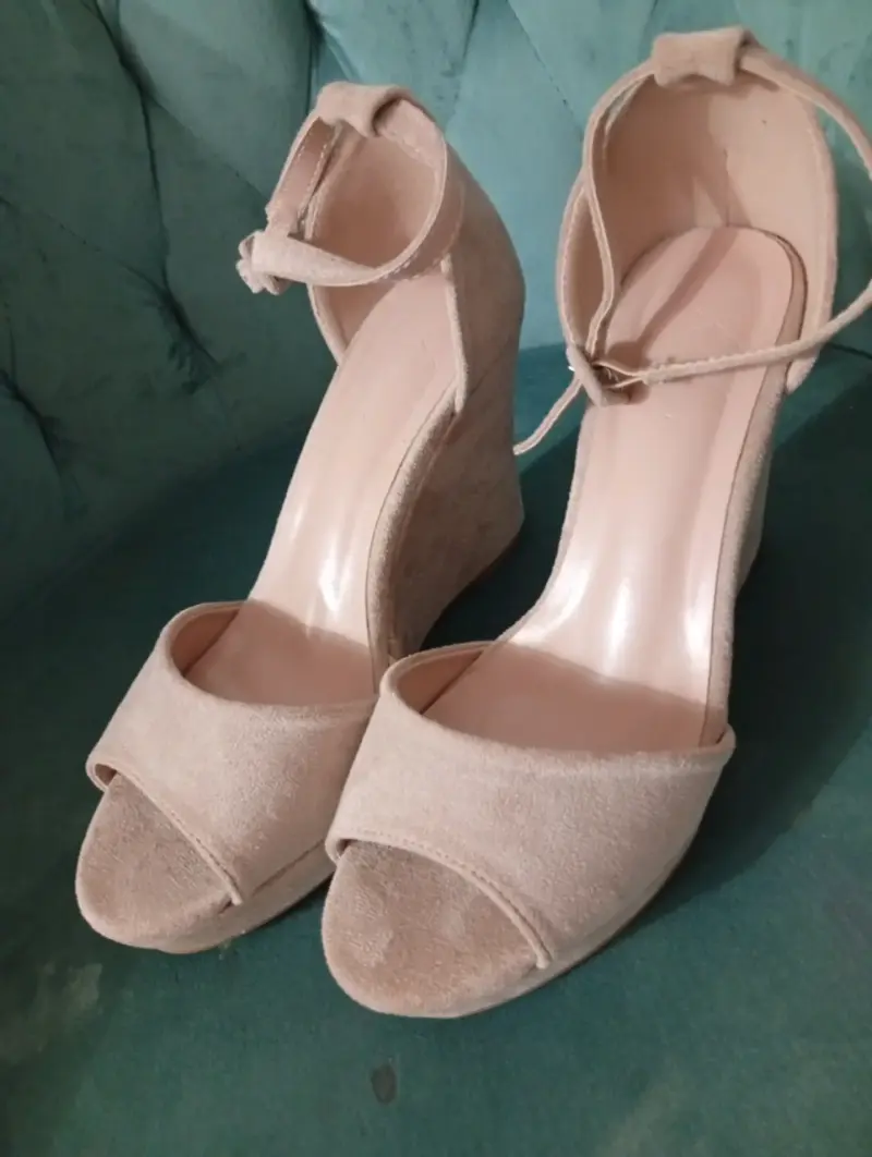 Sandalias beige con plataforma - 2