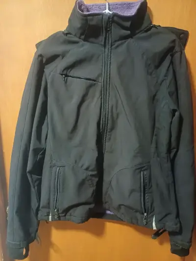 Chaqueta negra de talla L con interior acolchado - miniatura 1