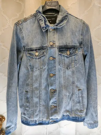 Chaqueta de mezclilla con bordado - miniatura 2