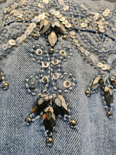Chaqueta de mezclilla con bordado - miniatura 3