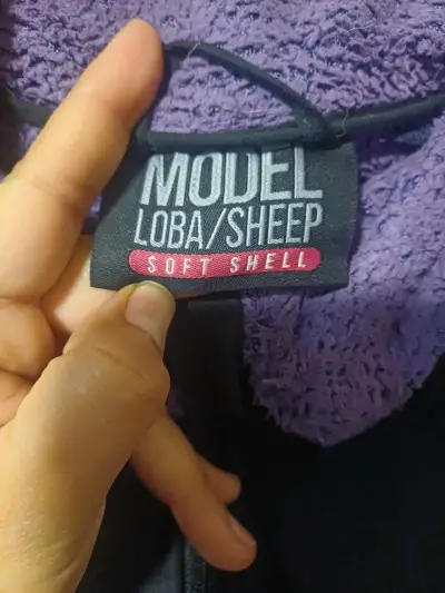 Chaqueta negra de talla L con interior acolchado - miniatura 3