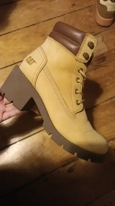 Botas Caterpillar amarillas - miniatura 1