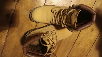 Botas Caterpillar amarillas - miniatura 2