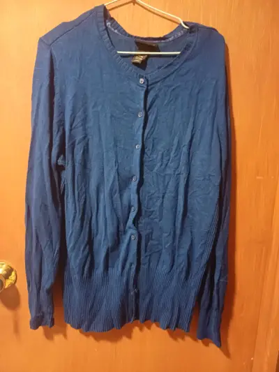 Cardigan azul abotonado - miniatura 1