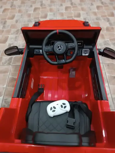 Auto eléctrico para niños rojo - miniatura 1