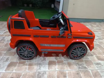 Auto eléctrico para niños rojo - miniatura 3