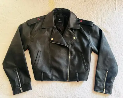 Chaqueta de cuero negra - miniatura 2