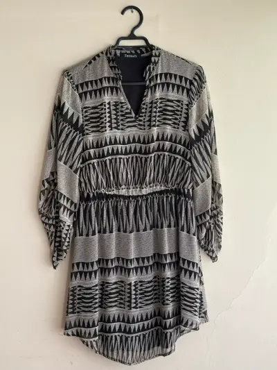 Vestido marca Therapy - miniatura 1