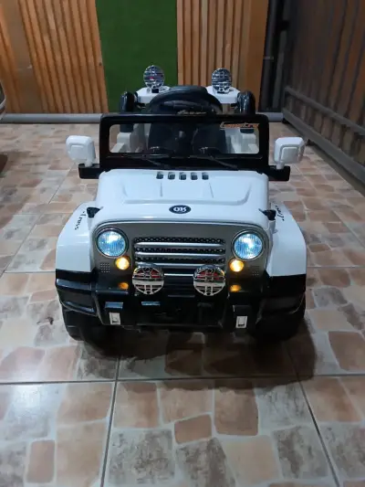 Auto eléctrico para niños blanco - miniatura 3