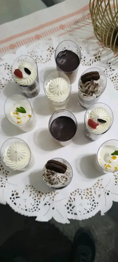 Postres en vasos variados - miniatura 3