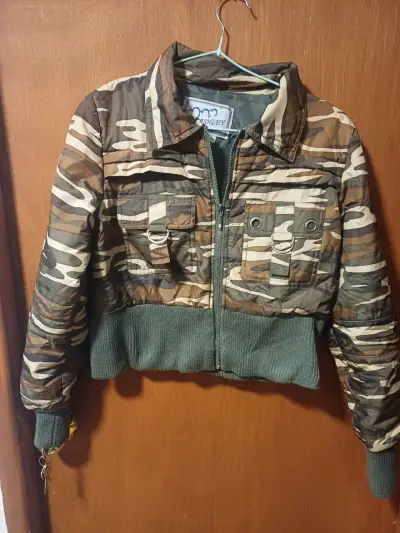 Chaqueta camuflada corta con cierre - miniatura 1