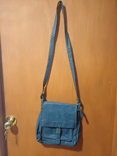 Bandolera azul de cuero sintético - miniatura 1