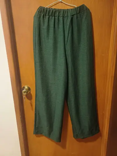 Conjunto verde militar talla L - miniatura 2