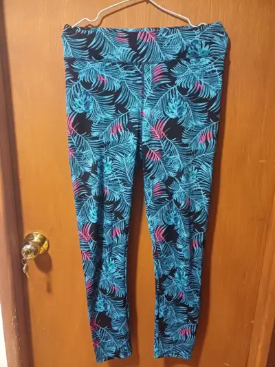 Leggings estampados tropicales cada una en 5 mil - miniatura 1
