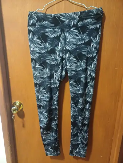 Leggings estampados tropicales cada una en 5 mil - miniatura 2