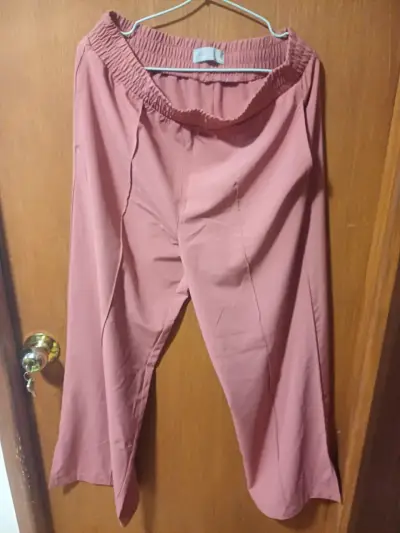 Pantalones rosados sueltos - miniatura 1