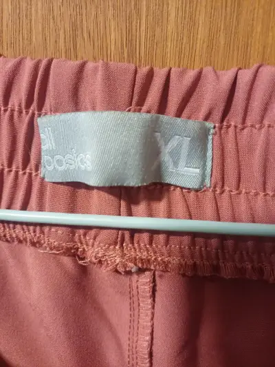 Pantalones rosados sueltos - miniatura 2