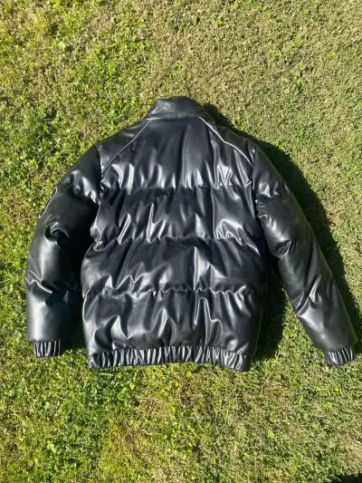Chaqueta de cuero negra - miniatura 2
