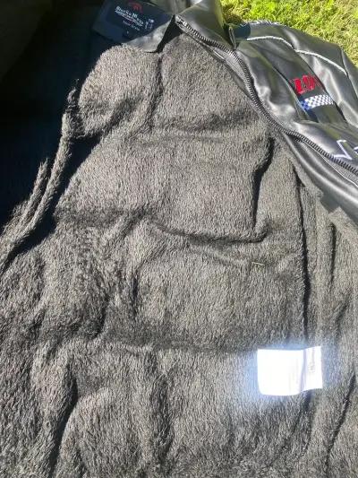 Chaqueta de cuero negra - miniatura 3
