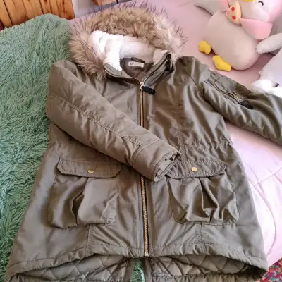Parka verde con capucha de piel - miniatura 1