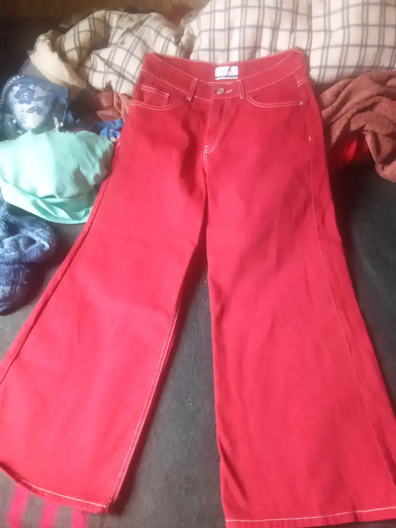 Pantalones rojos anchos mujer