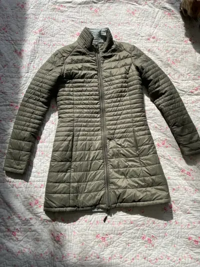 Chaqueta acolchada verde oliva - miniatura 1