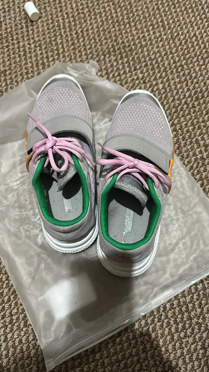 Zapatillas deportivas gris y rosa - 2