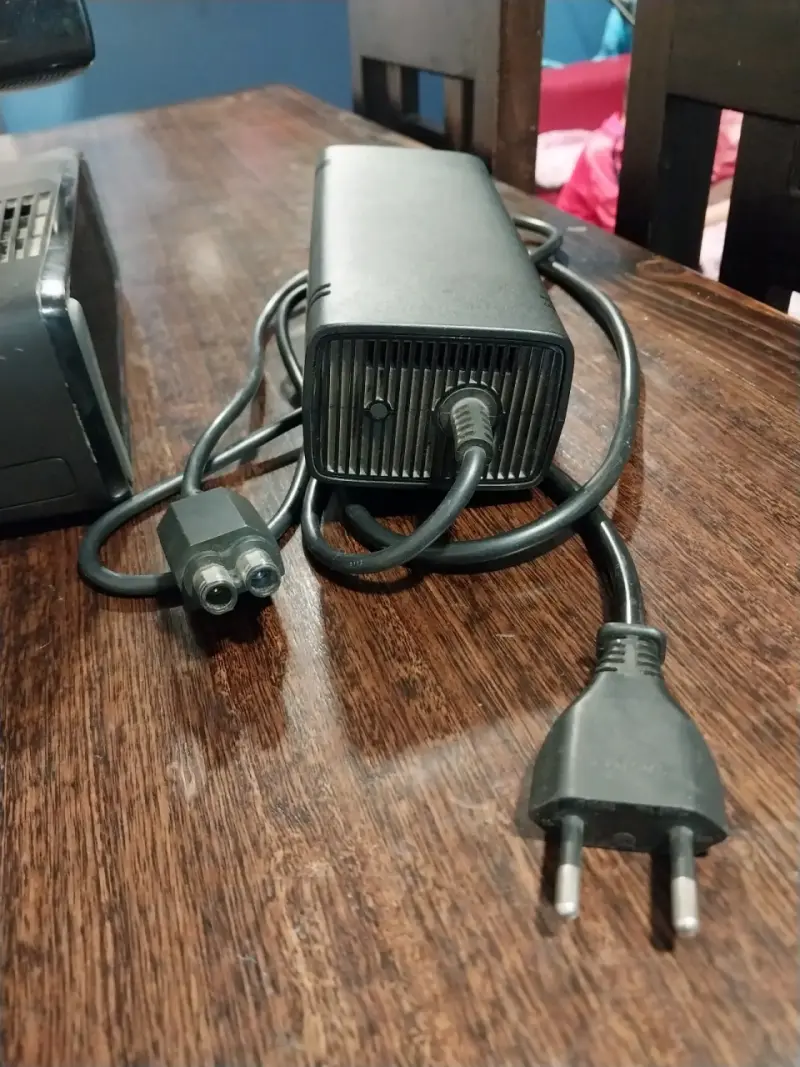 Consola Xbox 360 con Kinect y juegos - 6