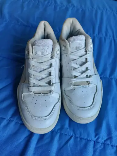 Zapatillas blancas Puma usadas - miniatura 1