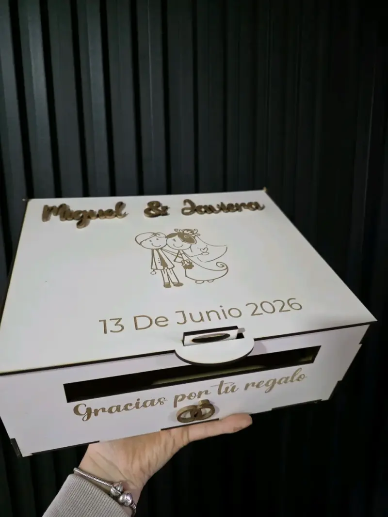 Caja de regalos personalizada - 3