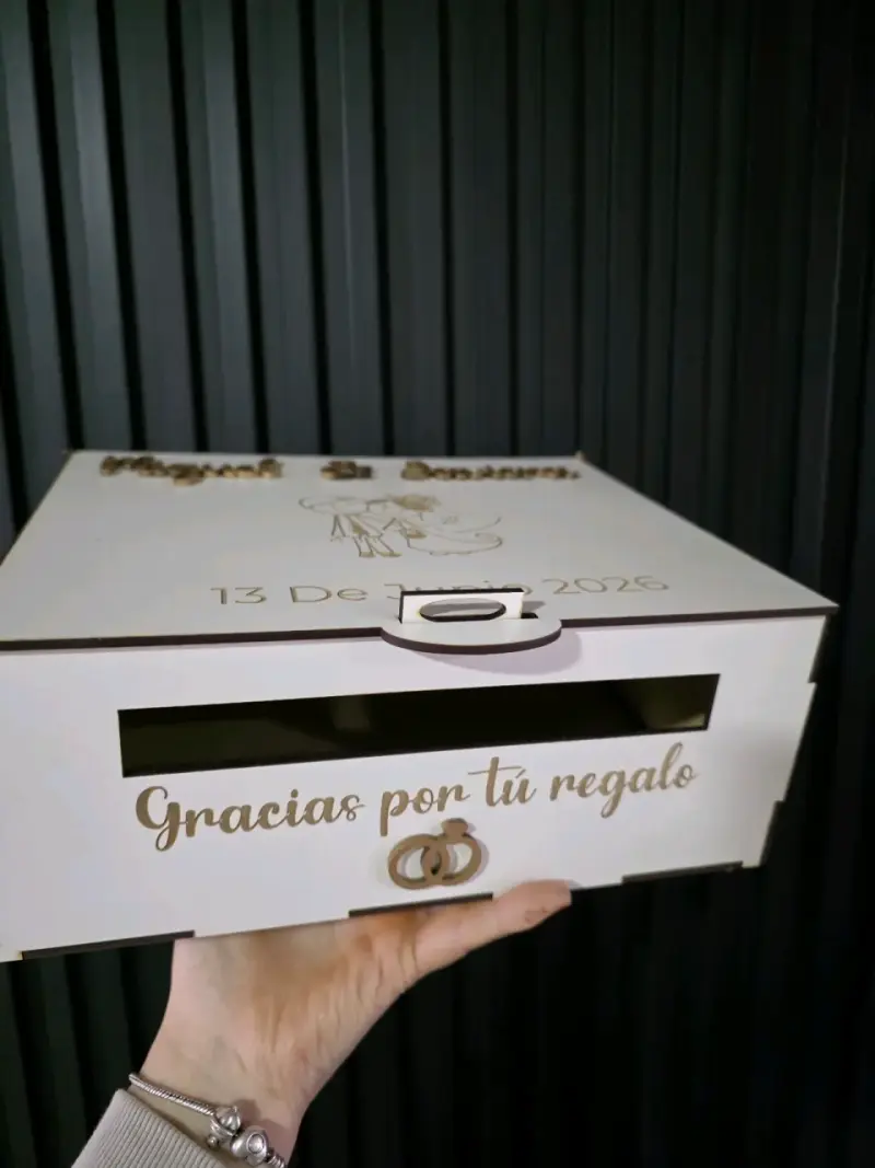 Caja de regalos personalizada - 4