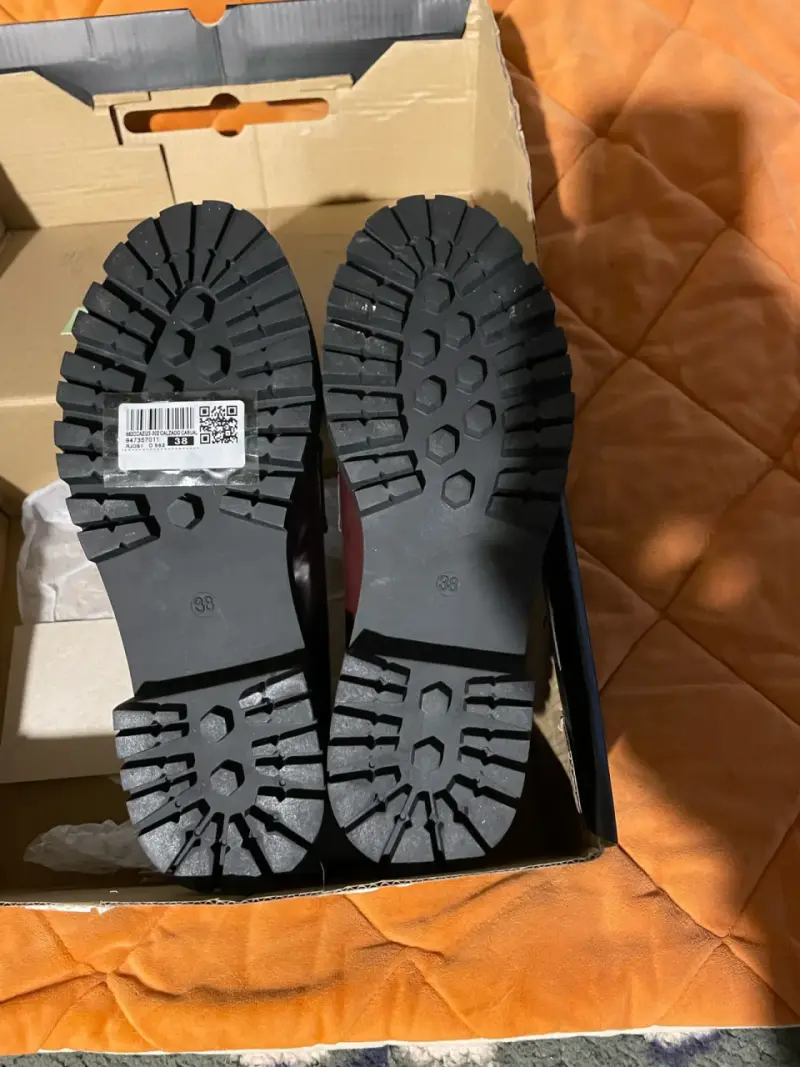 Zapatos burdeos con tacón grueso - 2