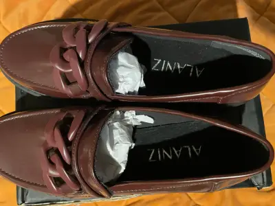 Zapatos burdeos con tacón grueso - miniatura 5